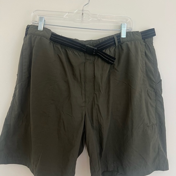 LL Bean Crest Shorts Men's Outdoor Hiking Olive Green Size XL Nylon Lined - Picture 1 of 10